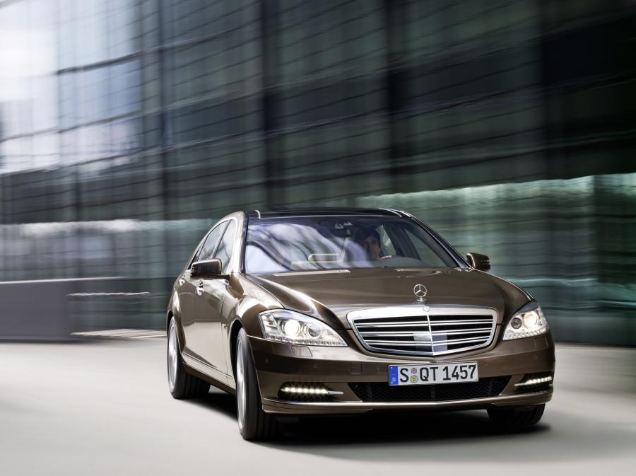  Mercedes-Benz S600 2009 года  (фото 1 из 13)